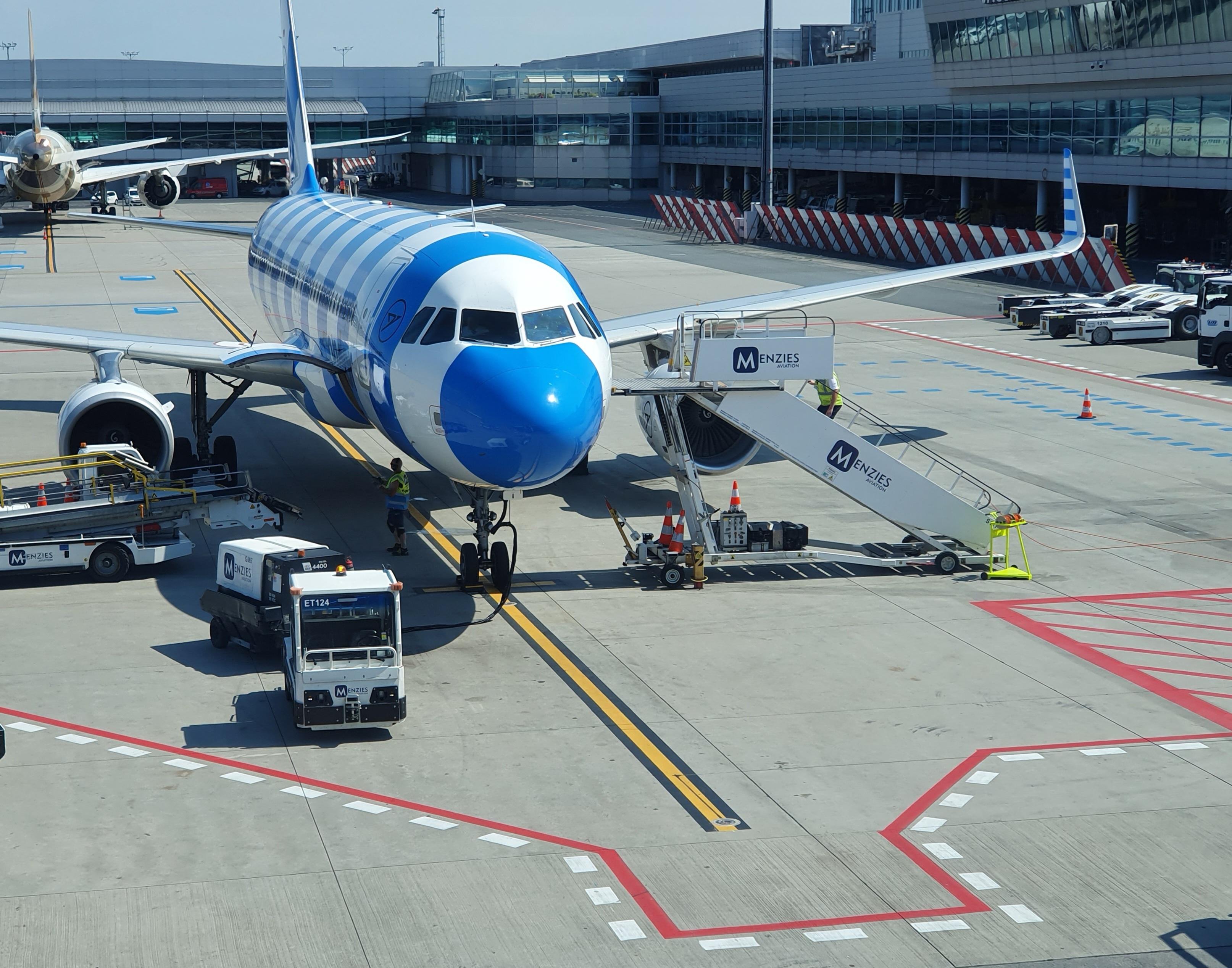 aircraft ground handling airport