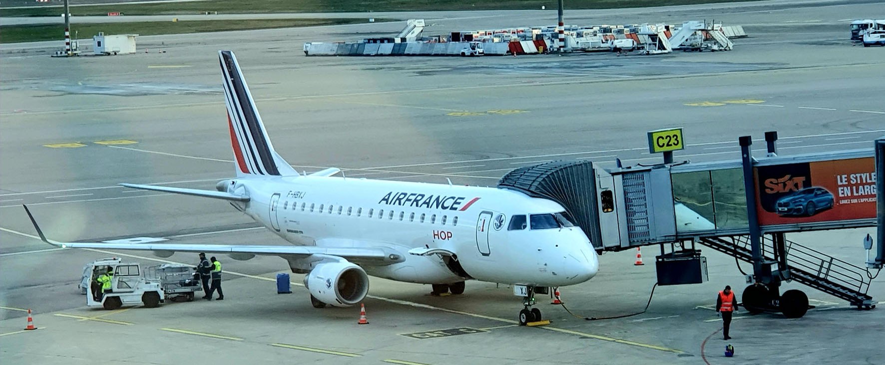 VINCI Airports signe un partenariat stratégique afin d’étudier et mettre en place une chaîne d’approvisionnement en carburants durables de synthèse (e-SAF) avec les entreprises H2V et Hy2gen